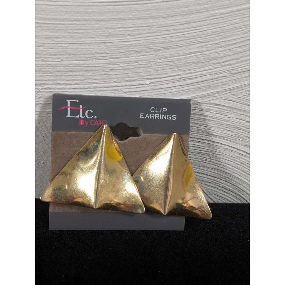 ETC by‎ CATO Gold Tone Triangle Shape Clip On Statement Earrings Retro Bold